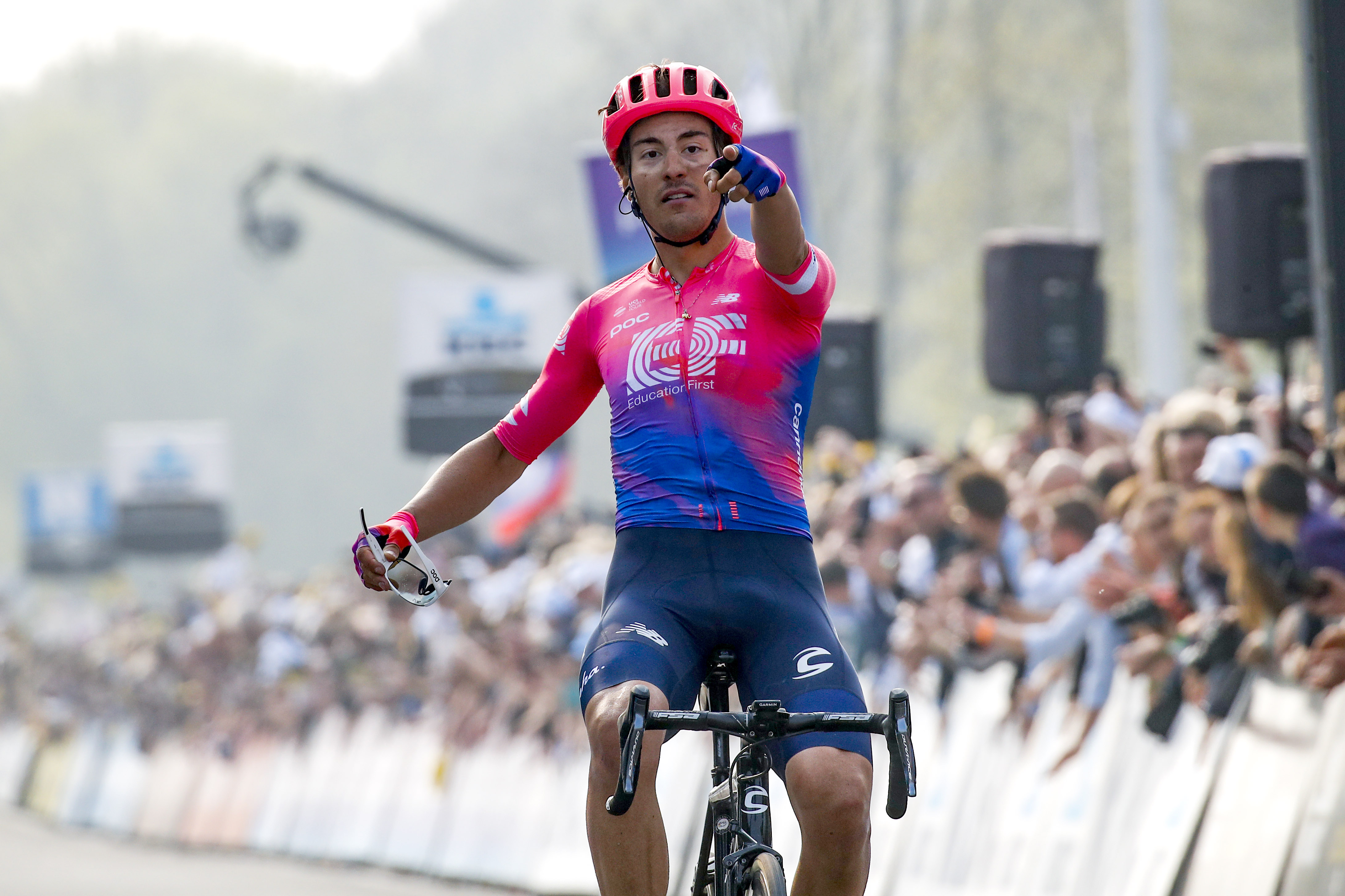 Alberto Bettiol, in occasione del Giro delle Fiandre, promuove un'asta di solidarietà per il Meyer